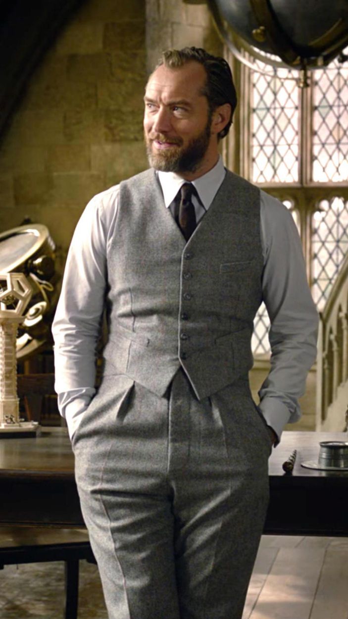 Jude Law as Dumbledore in Fantastic Beasts