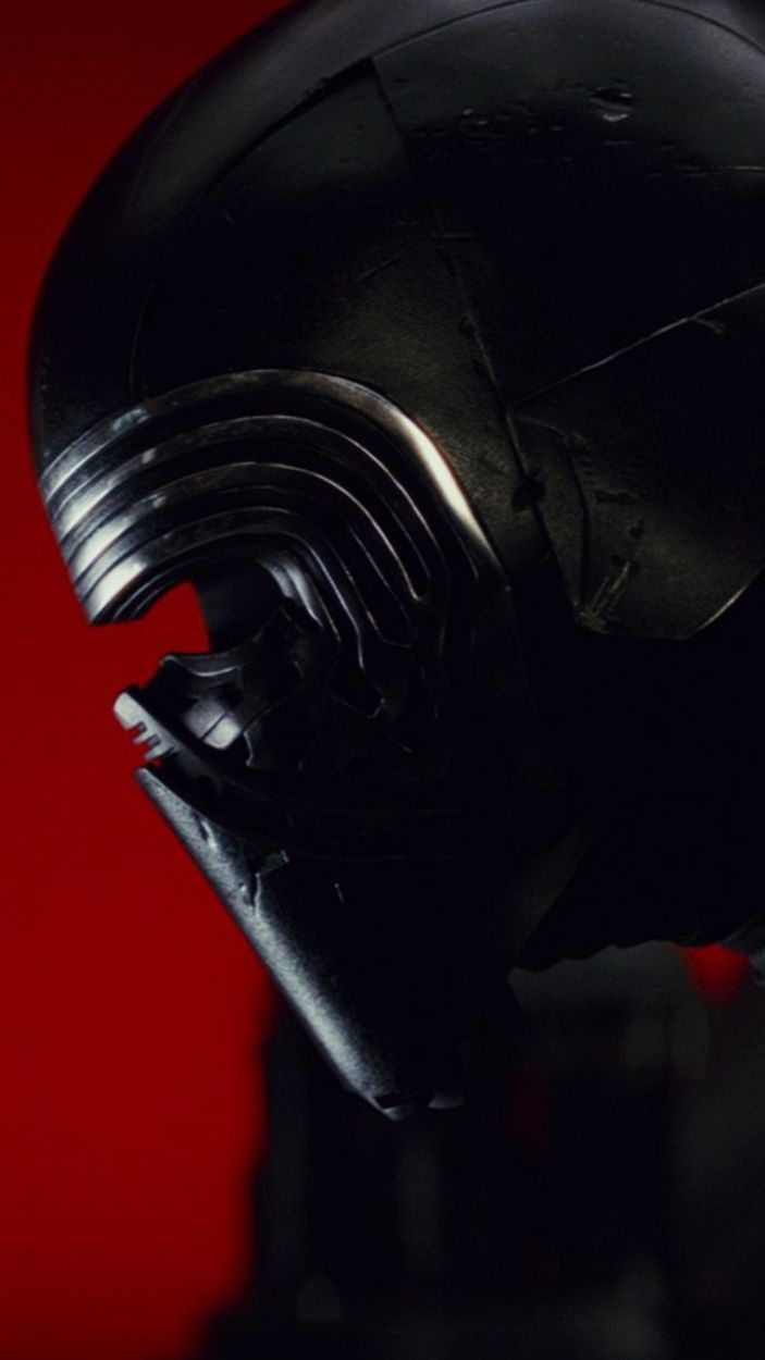 Kylo Ren's Helmet In Star Wars: The Last Jedi