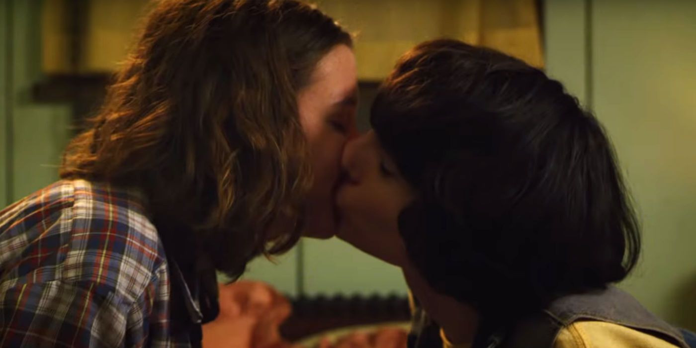 Stranger Things 3 Trailer - Eleven and Mike Kiss