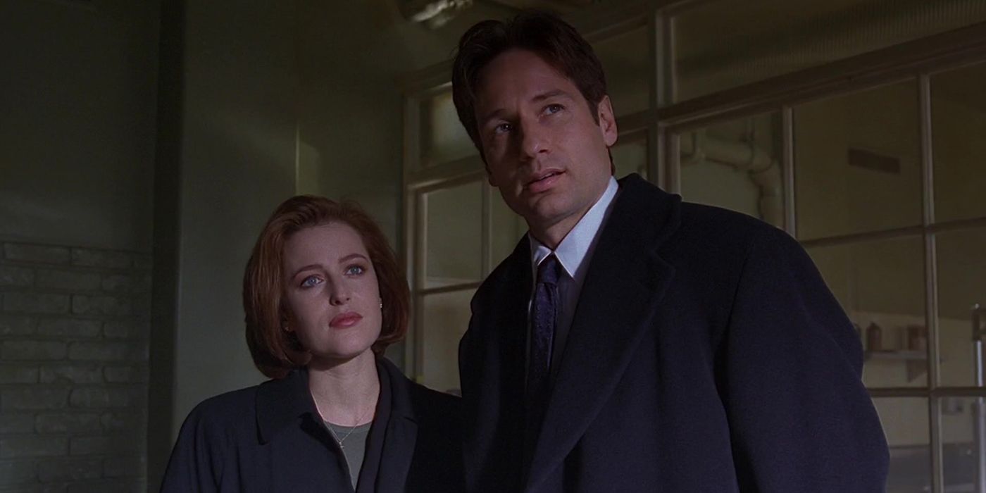 Featured Image: Mulder and Scully still from X-Files episode