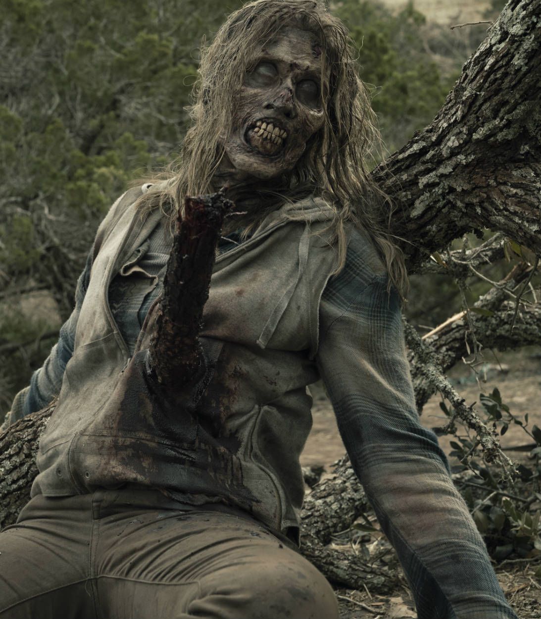 A Walker in Fear the Walking Dead Season 5 Vertical