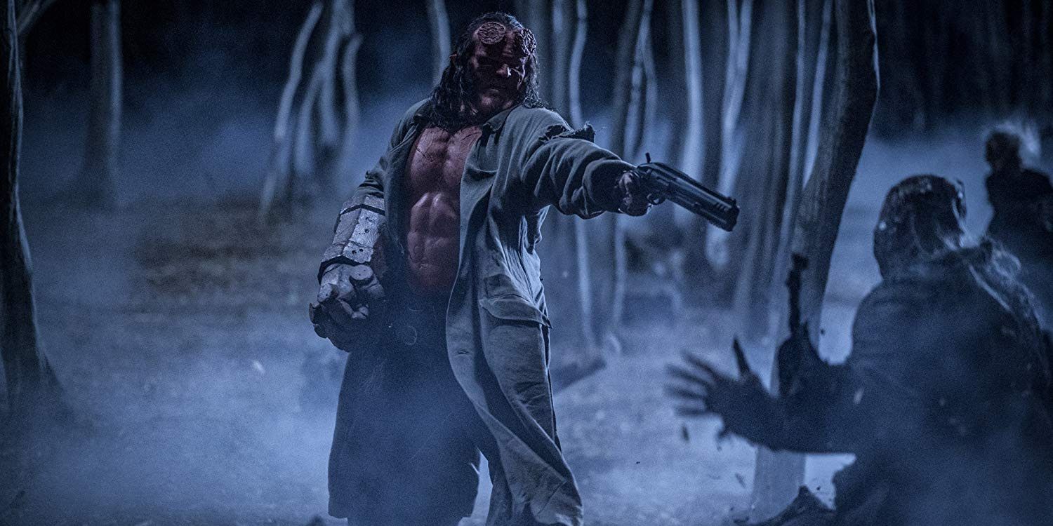 Hellboy - Hellboy Fighting Zombies