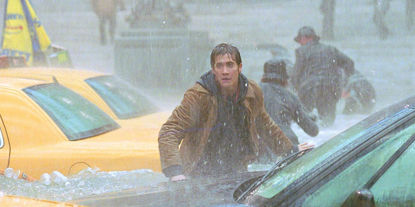 Jake Gyllenhaal running in The Day After Tomorrow.