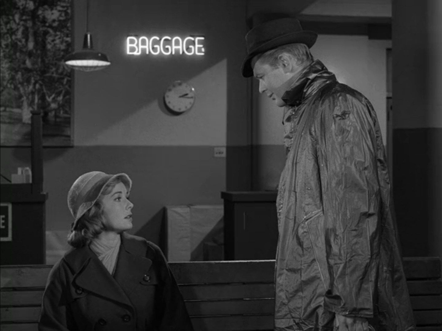 The-Twilight-Zone-Mirror-Image-2