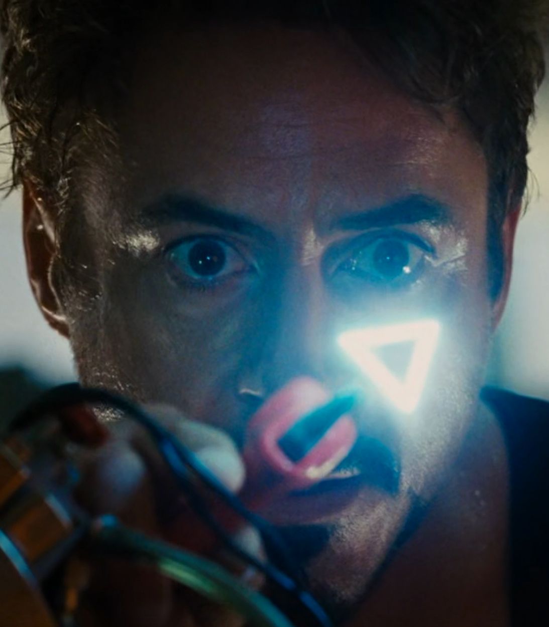 Tony Stark Makes A New Element In Iron Man 2 Vertical