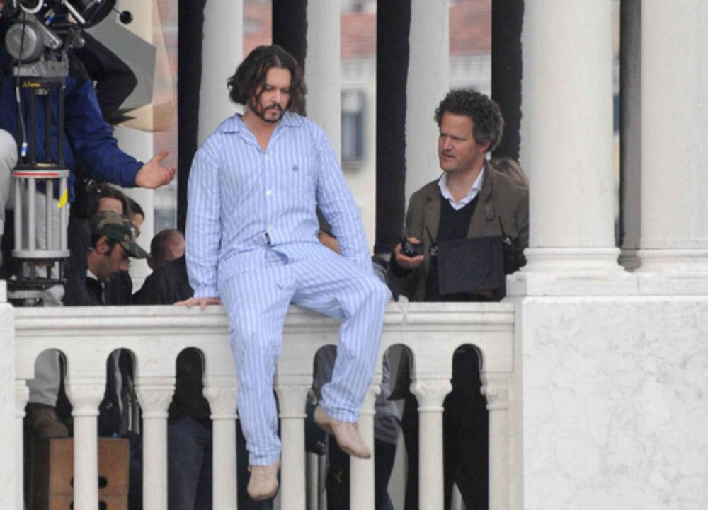 Tourist stunt double