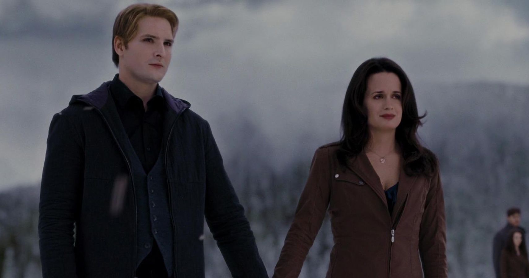 twilight-25-things-that-make-no-sense-about-carlise-and-esme-cullen-s