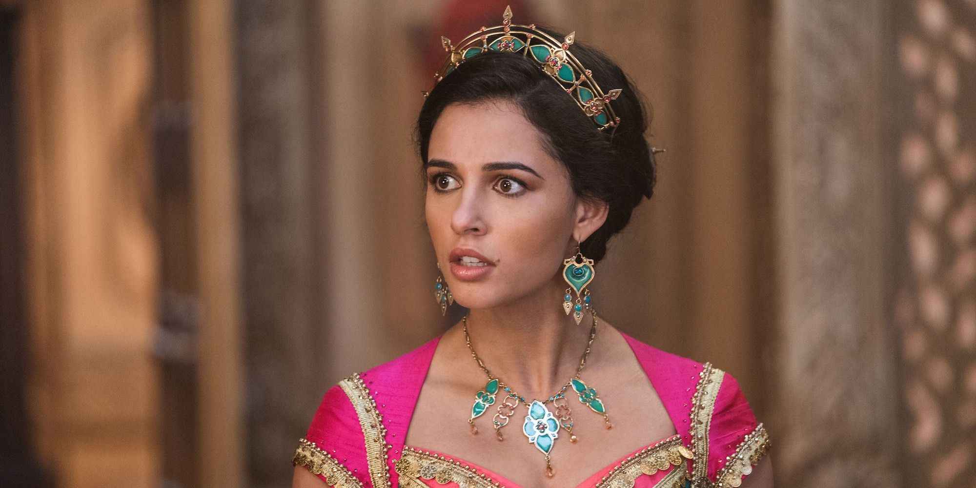 Jasmine in Aladdin 2019 looking frustrated