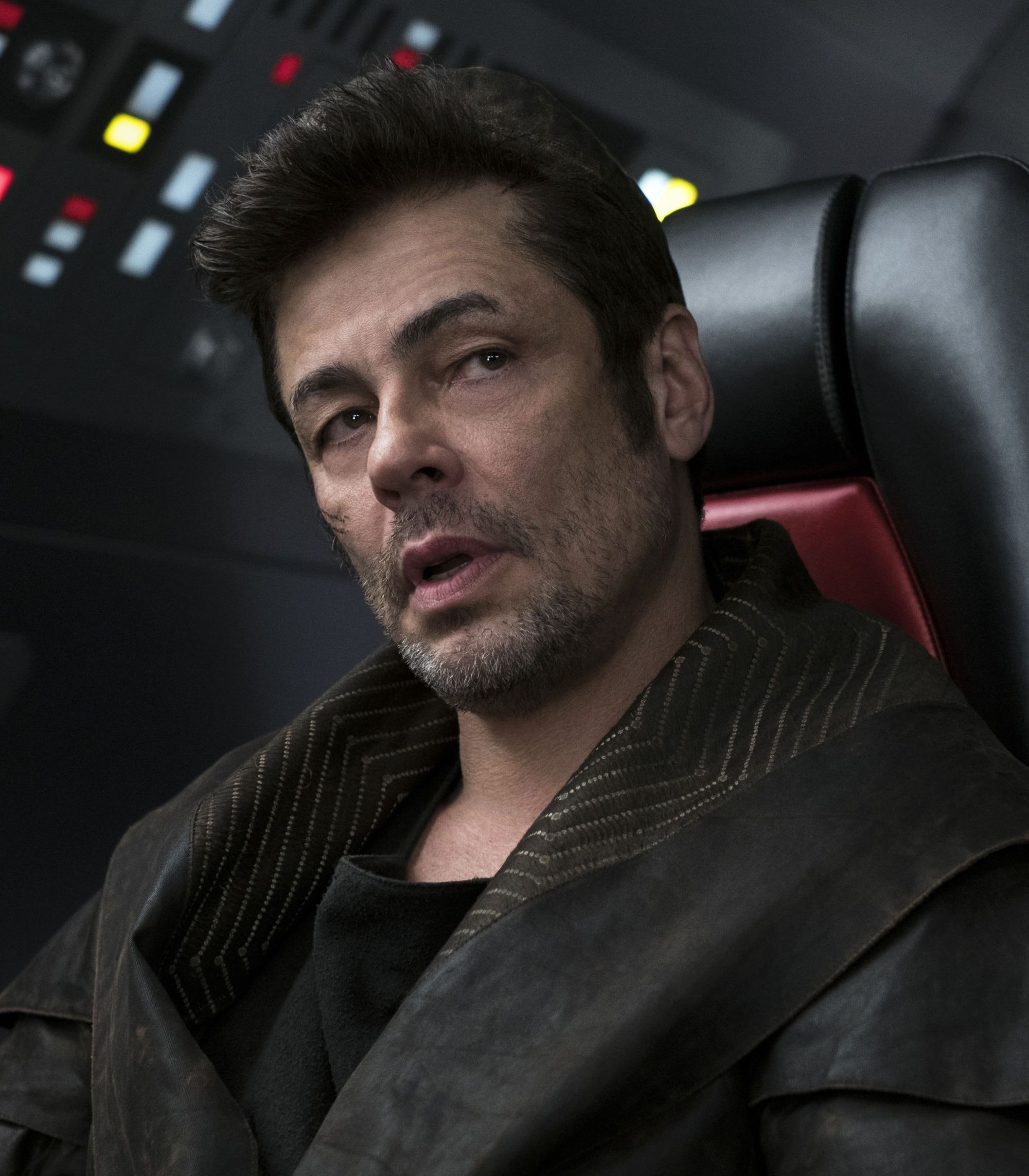 Benicio del Toro as DJ in Star Wars the Last Jedi Vertical TLDR