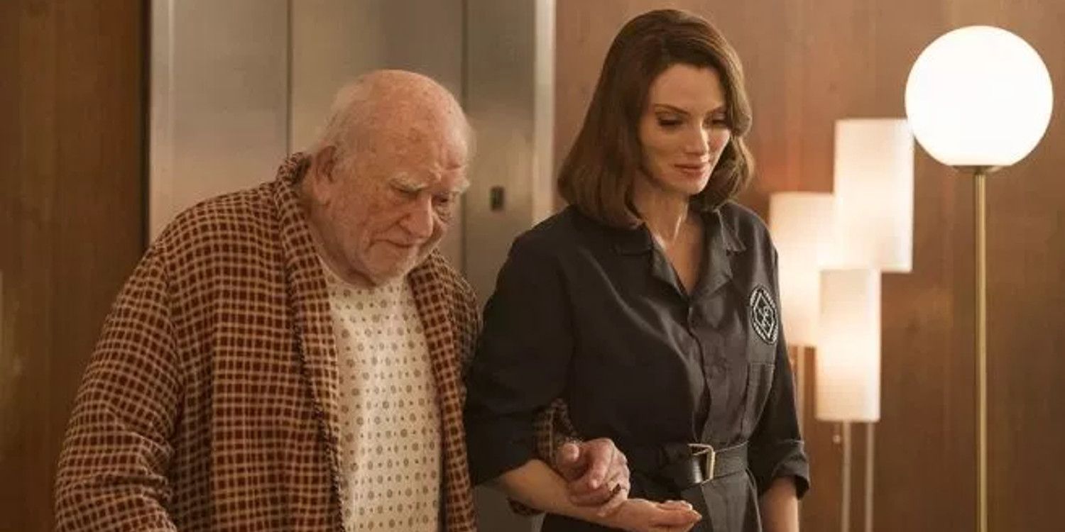 Doom Patrol Elasti-Woman Helps Old Man in Flex Patrol