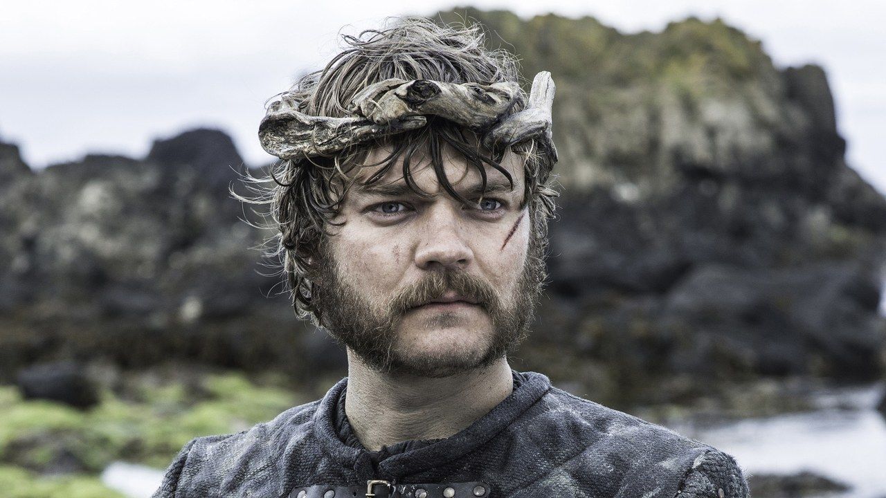 Euron Greyjoy wearing crown on Iron Islands in Game of Thrones