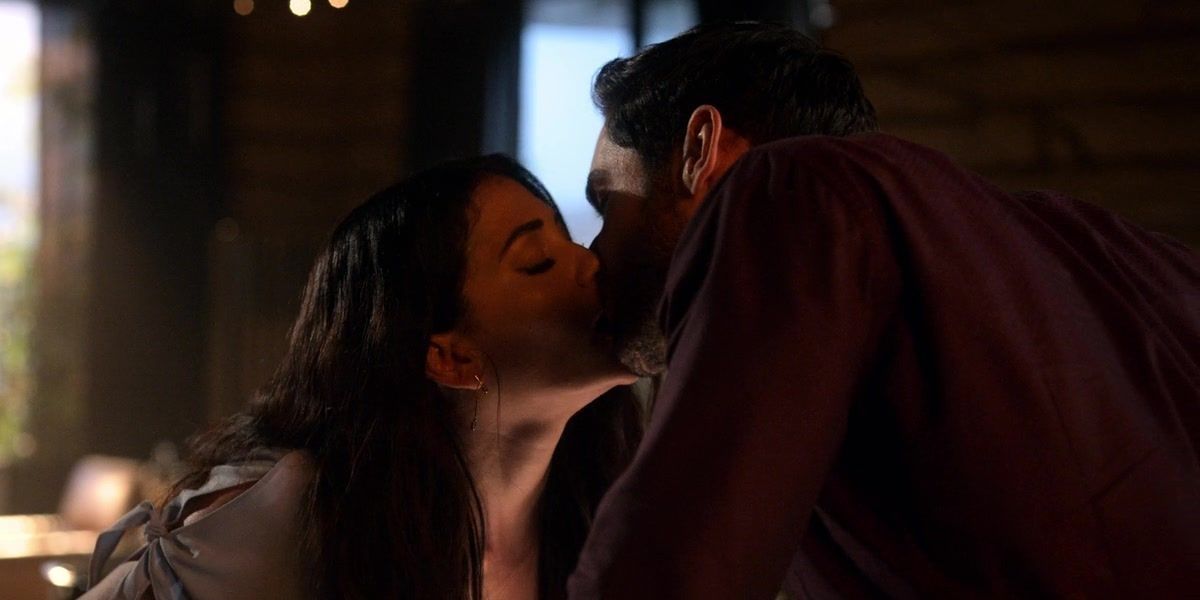 Eve and Lucifer Morningstar kiss in Lucifer