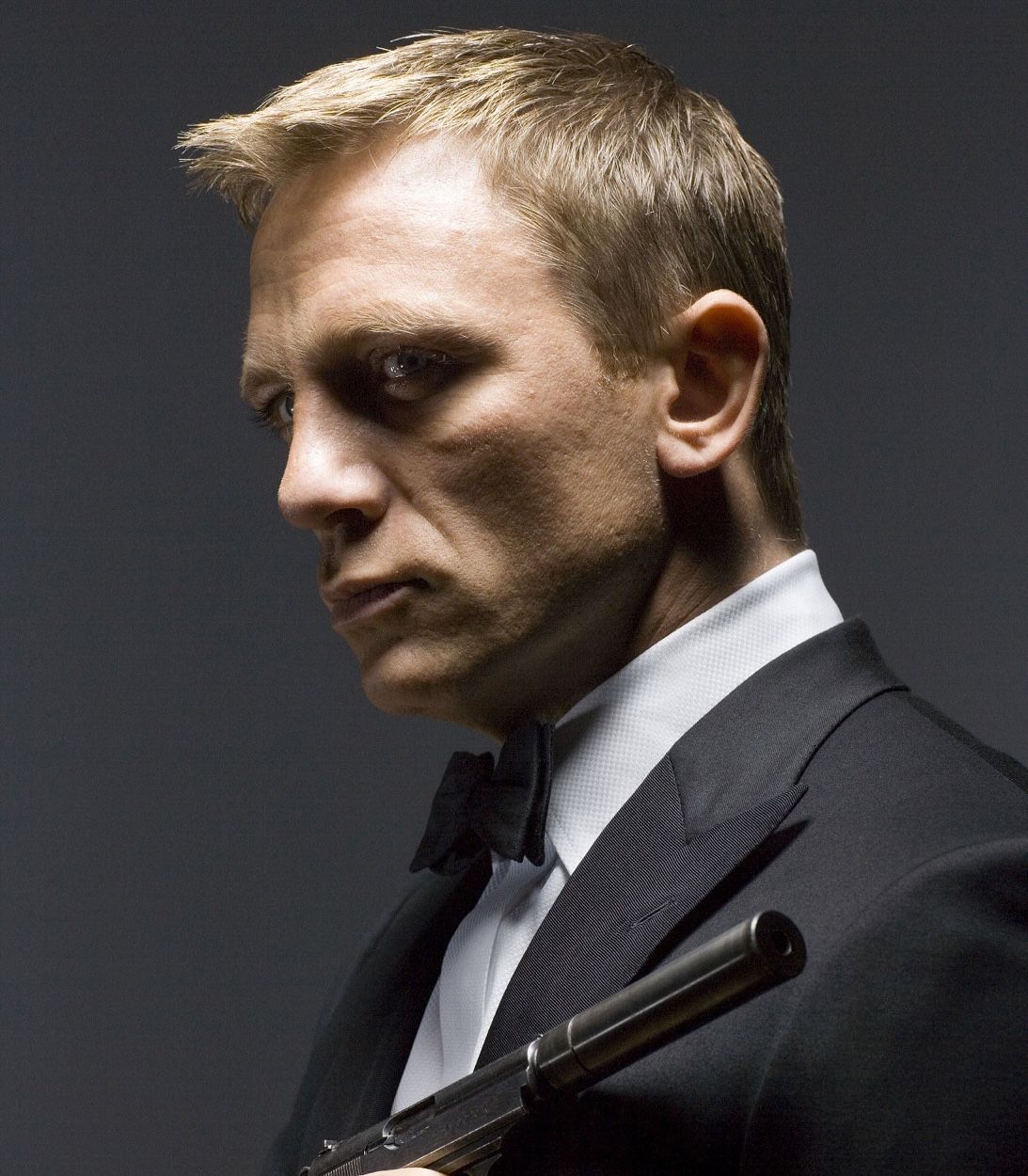 James Bond Daniel Craig vertical TLDR