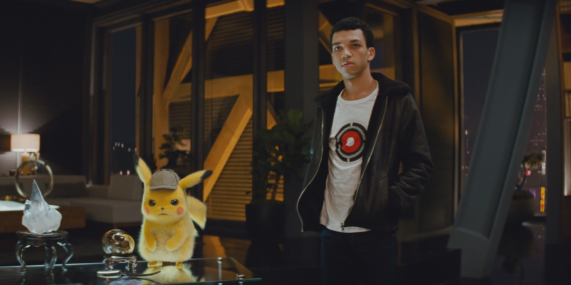 Justice Smith and Ryan Reynolds in Detective Pikachu