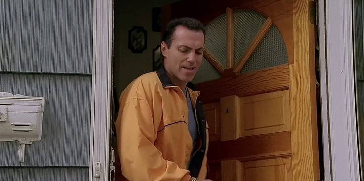 Mikey odchází na práci v Sopránech