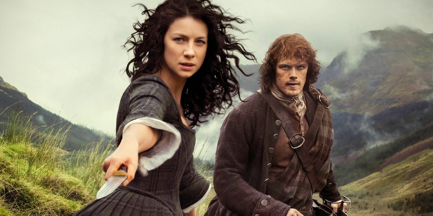 Claire with a knife drawn in Outlander season 2.