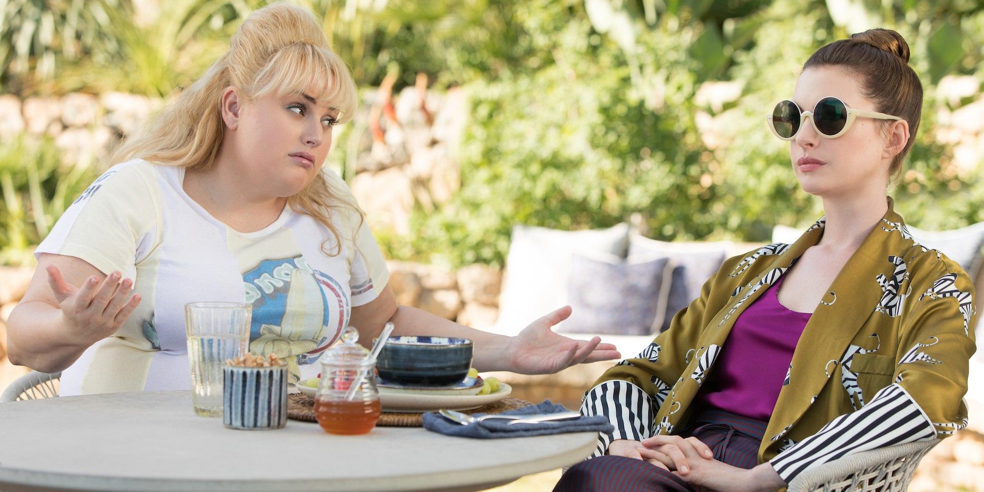 Rebel Wilson and Anne Hathaway in The Hustle