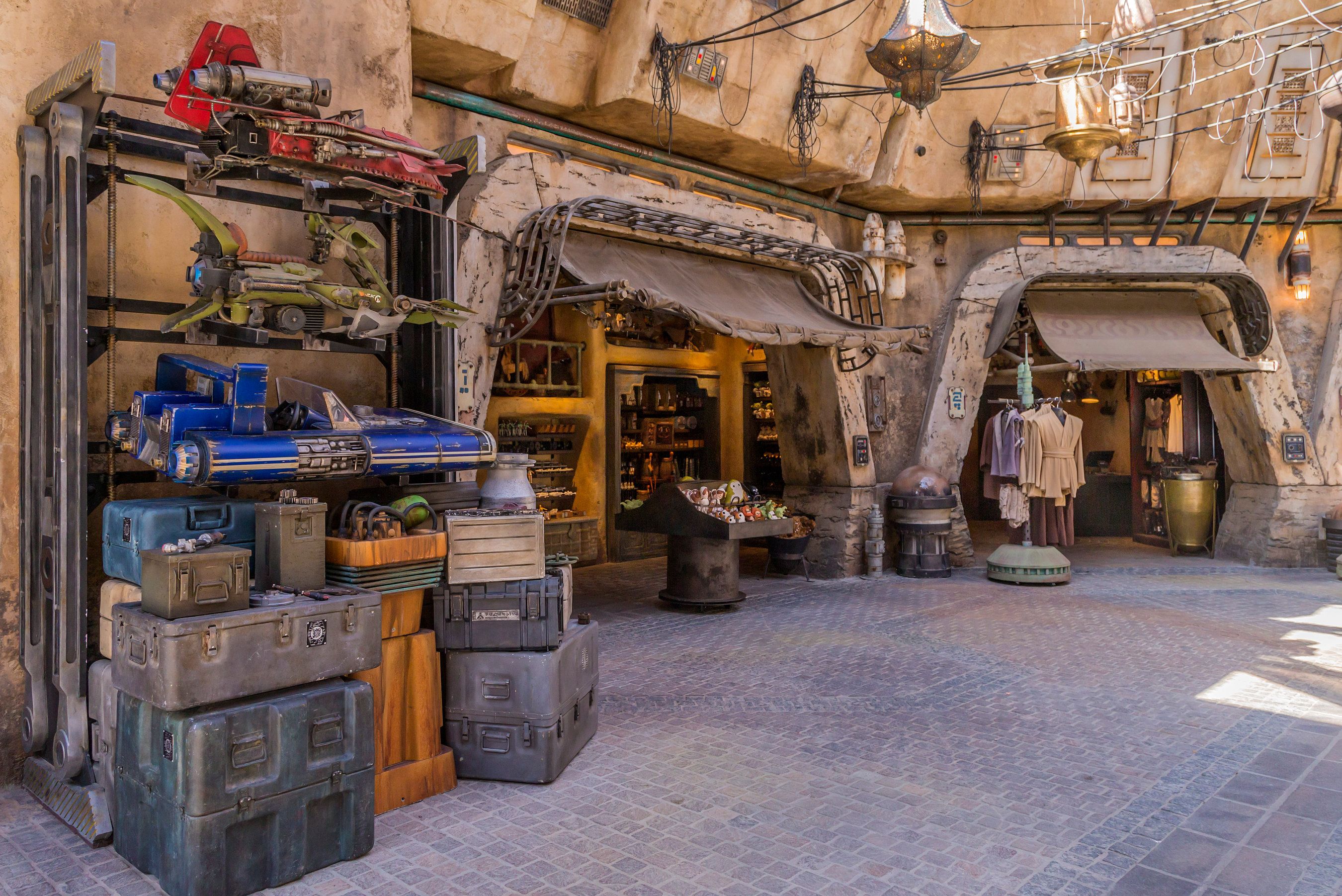 Star Wars: Galaxy&rsquo;s Edge Marketplace