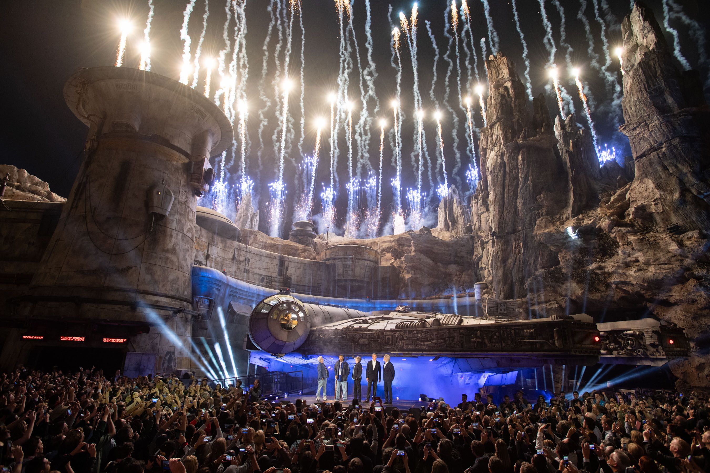 Star Wars: Galaxy’s Edge Celebrated Ahead of Opening at Disneyland Park