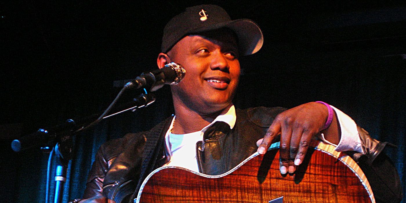 Javier Colon gets ready for a performance in The Voice
