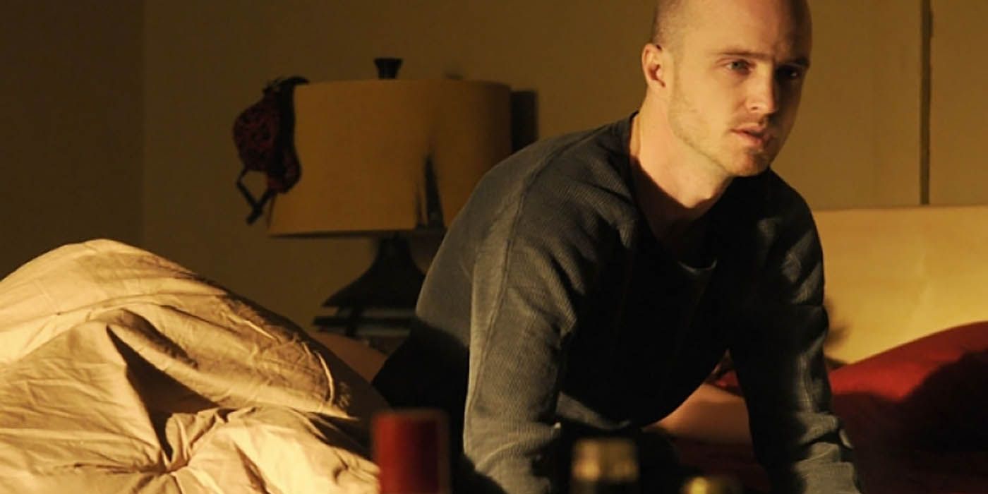 Jesse sitting on a bed in Breaking Bad