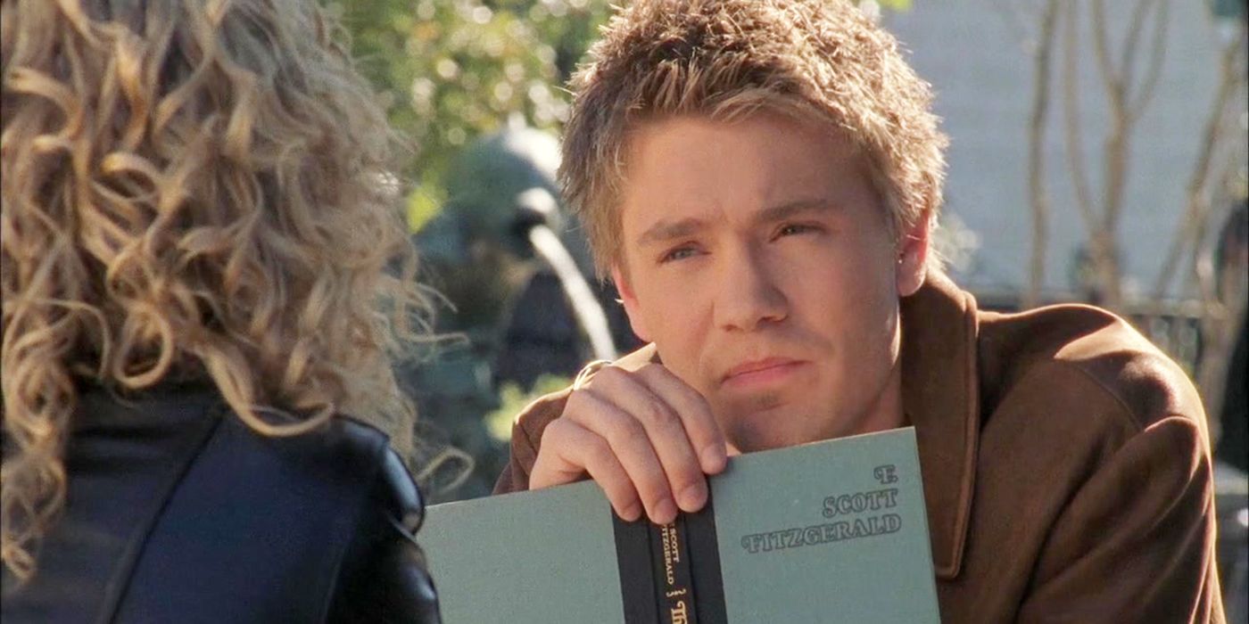 Peyton and Lucas talking while he holds a book on One Tree Hill