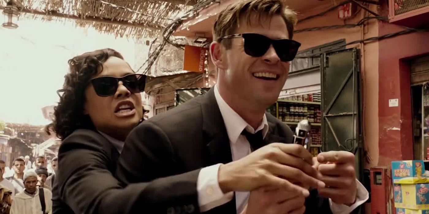 Agent H Uses His Neuralyzer