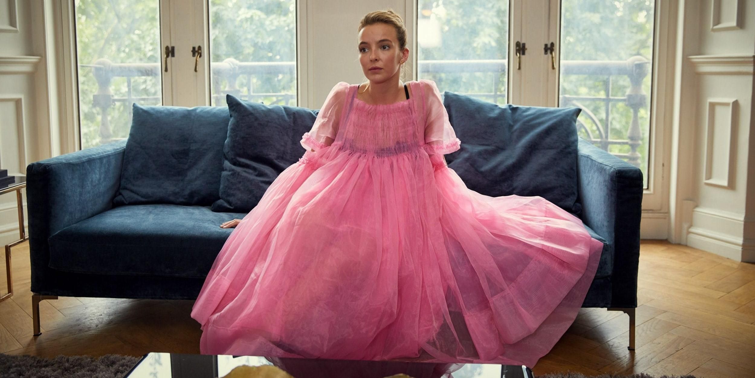 Eve sits in therapy in Killing eve.