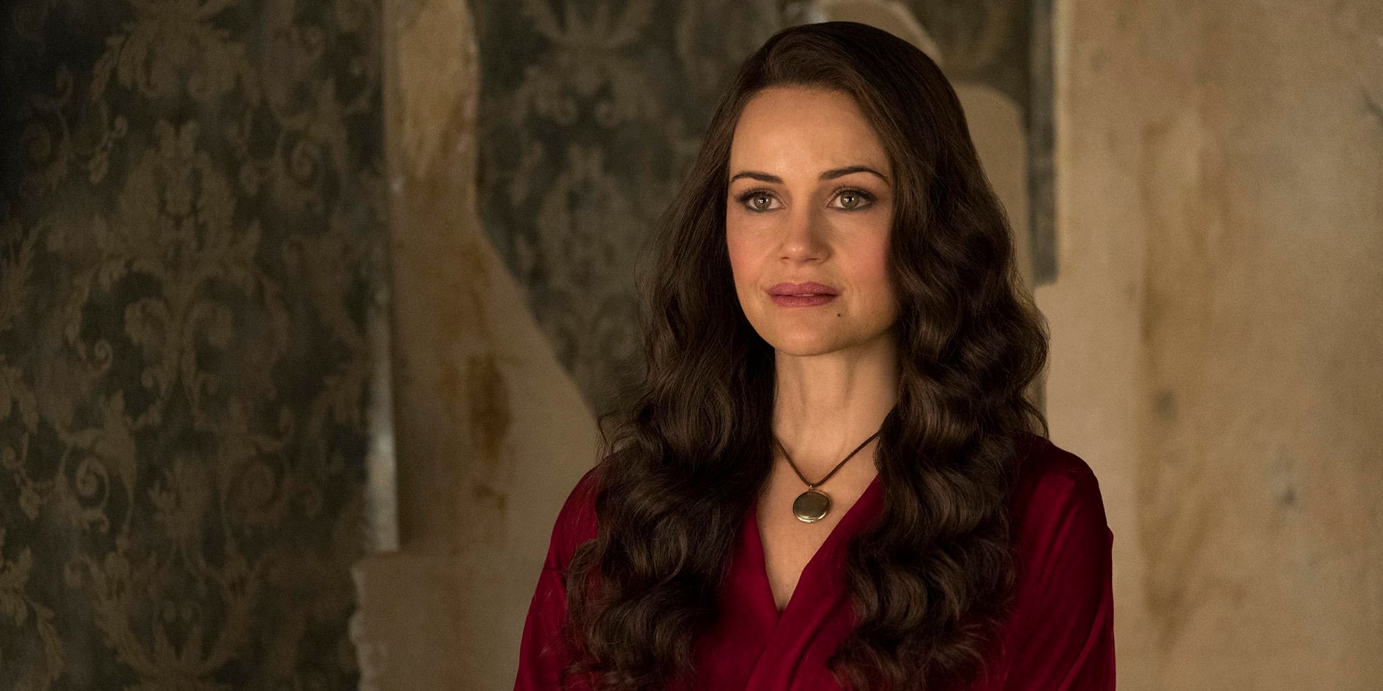 Olivia Crain smiling in The Haunting of Hill House