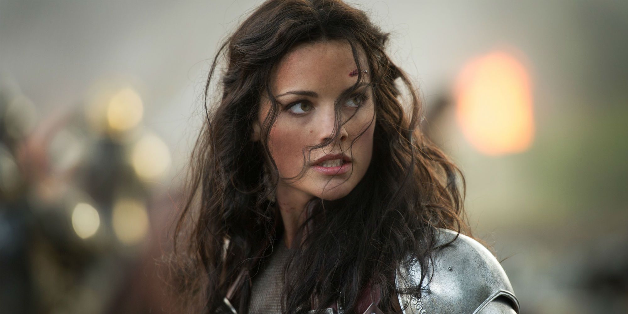 Lady Sif in the middle of battle in Thor: The Dark World