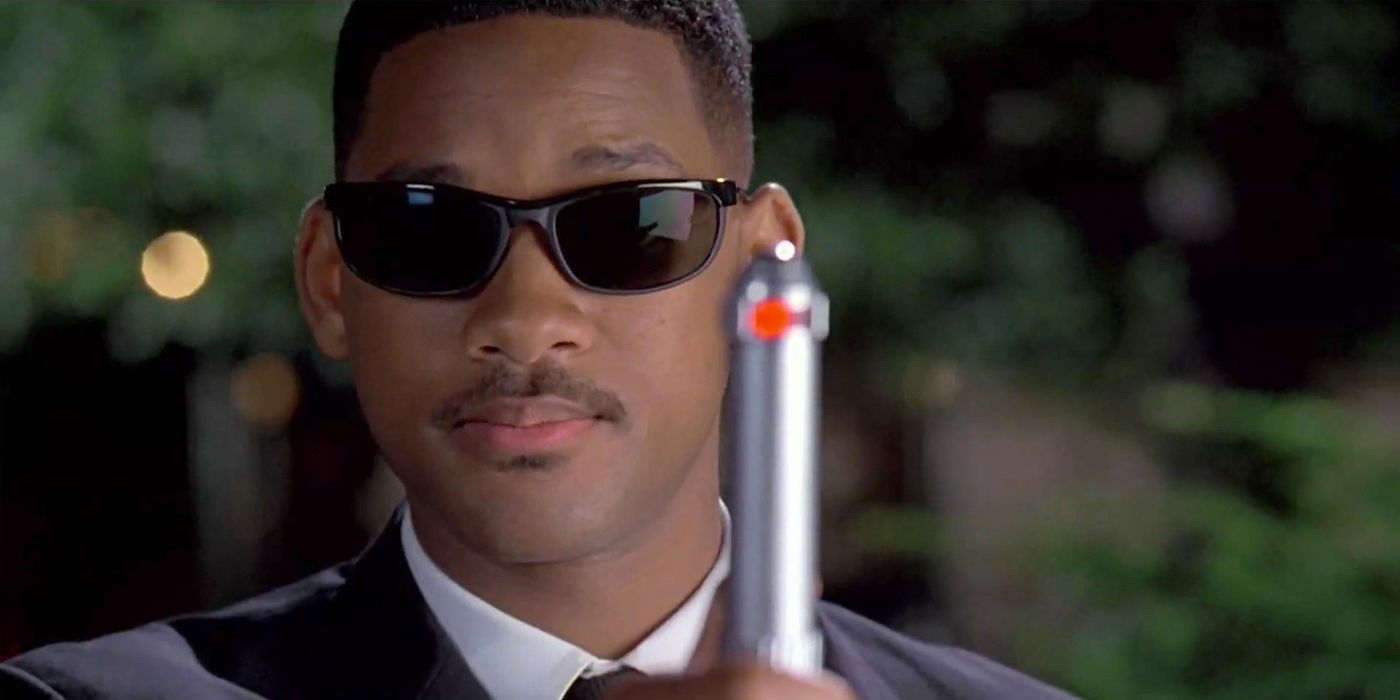 Will Smith holding up a nearalyzer in Men In Black