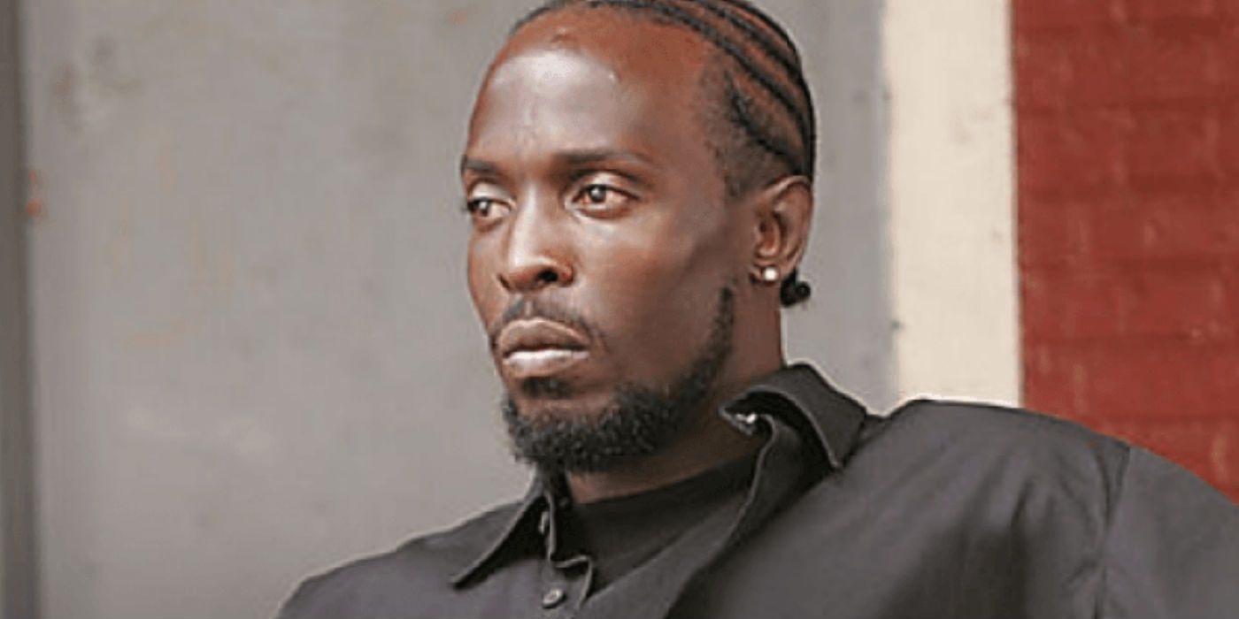 Michael Kenneth Williams as Omar Little looking to the distance in The Wire.
