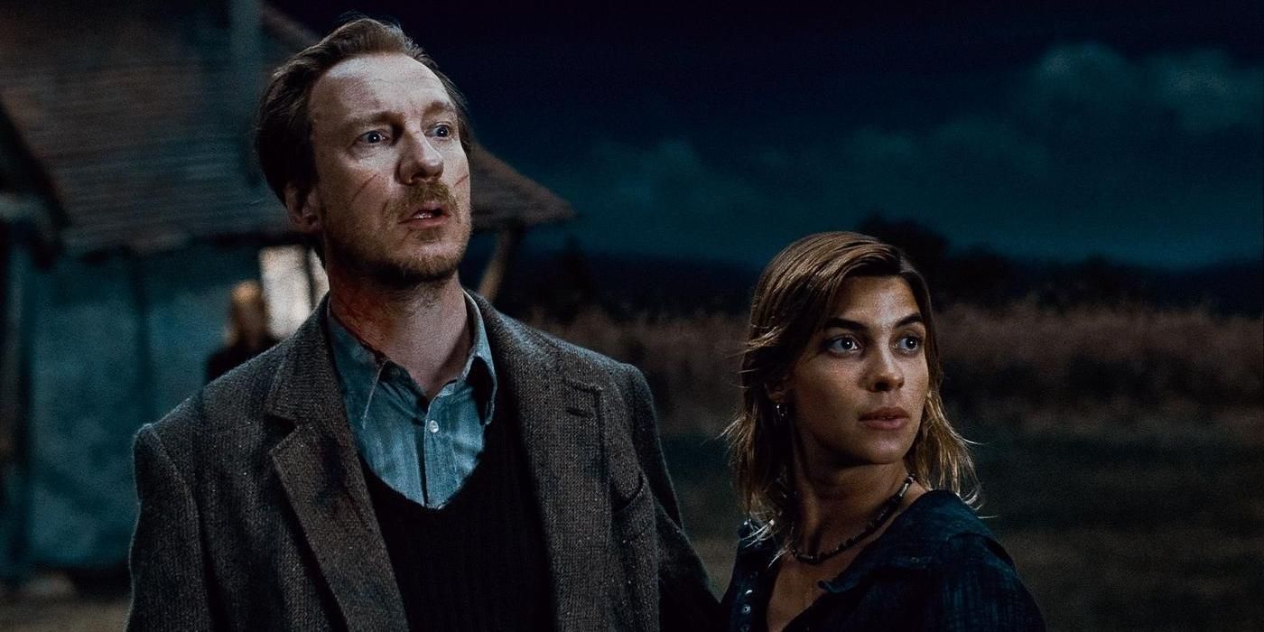 Remus Lupin standing with Tonks in the Harry Potter movies