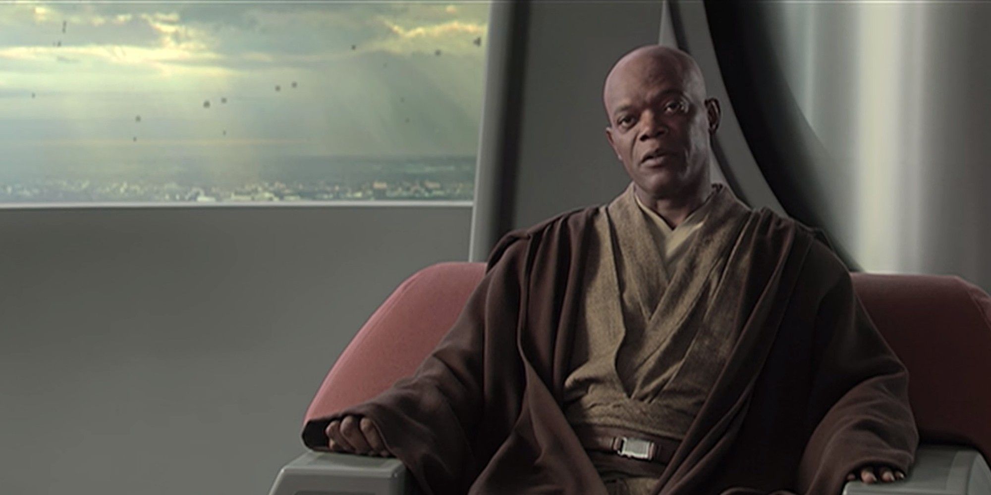 Mace Windu sitting down in Star Wars: The Phantom Menace