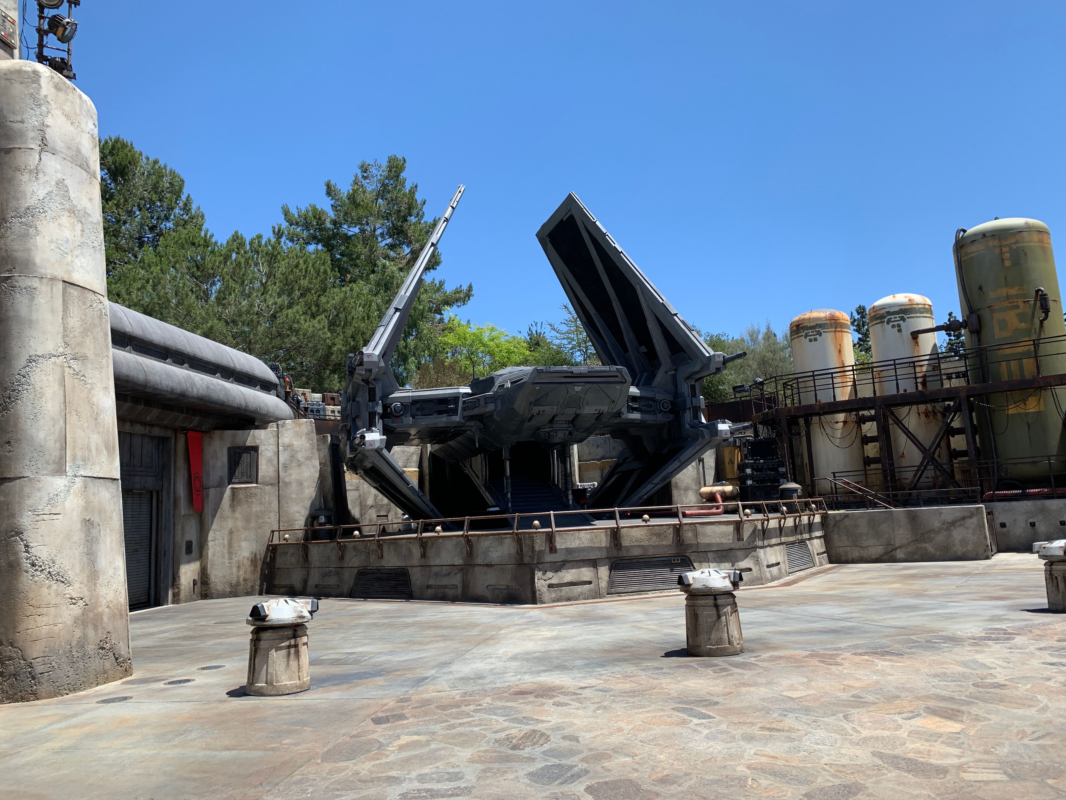 TIE Echelon at Galaxy's Edge during Day