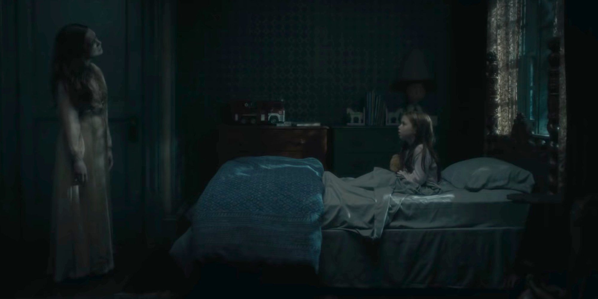 The Bent Neck Lady visits young Nell Crain in her bedroom in The Haunting of Hill House