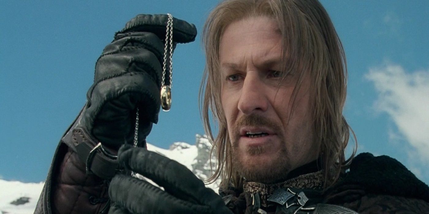 Boromir holding the Ring of Power in the Fellowship of the Ring at Caradhras