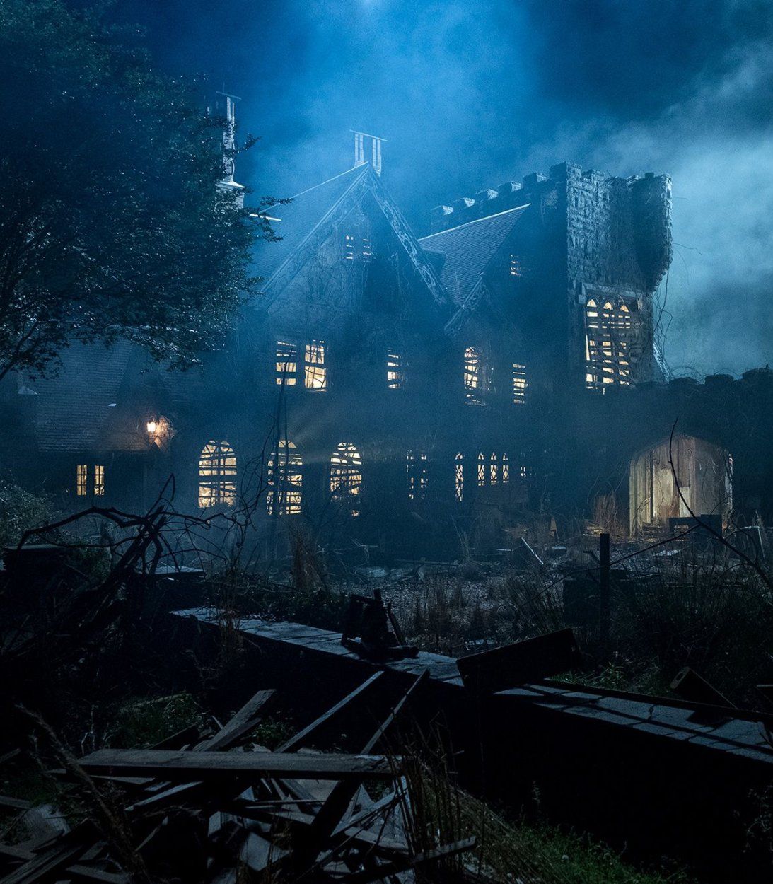 haunting of hill house lights on TLDR vertical