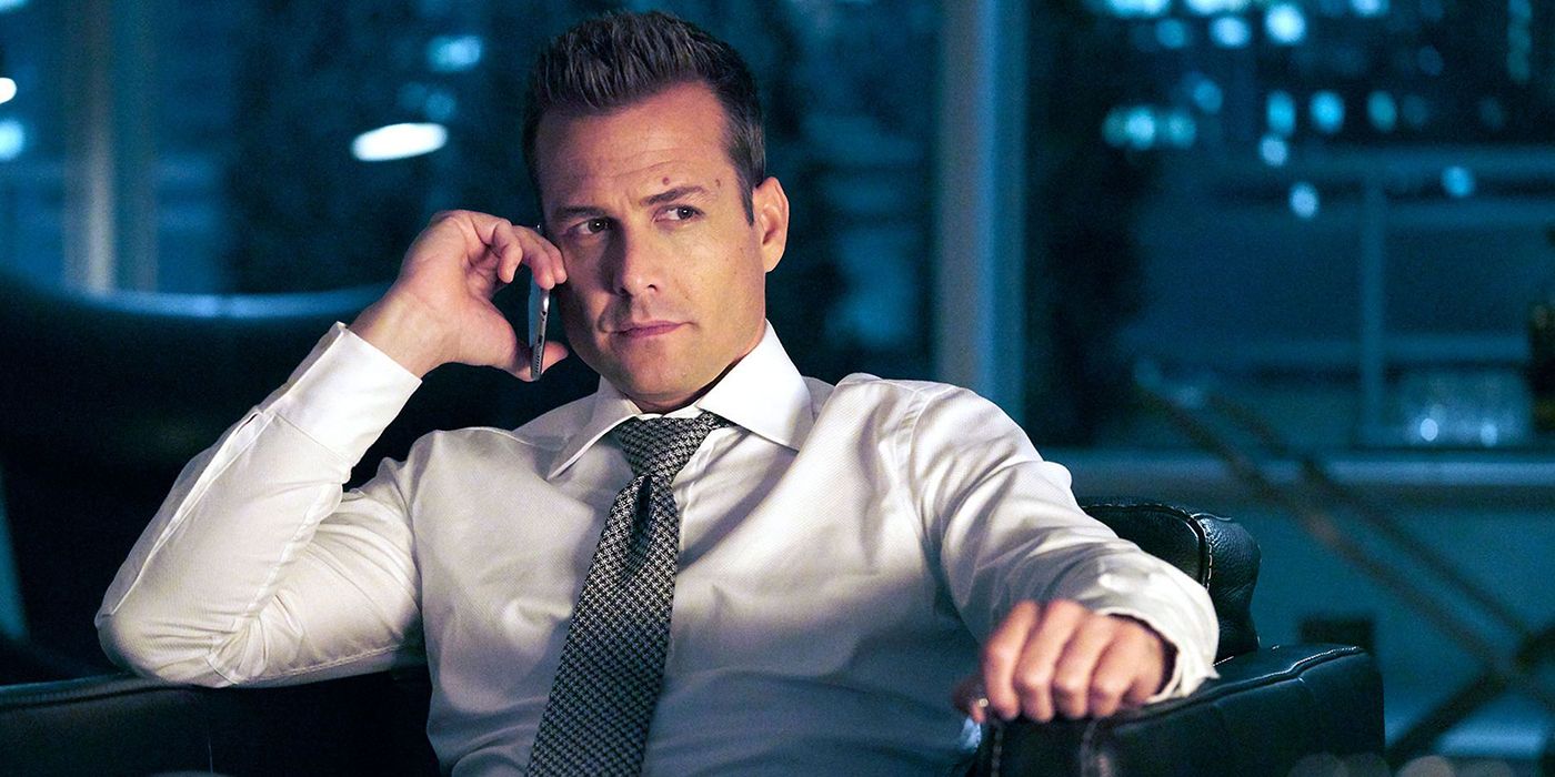 Harvey on the phone in Suits
