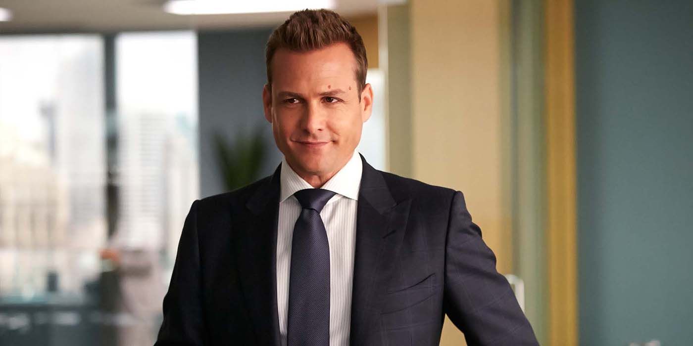 Harvey smiling in Suits