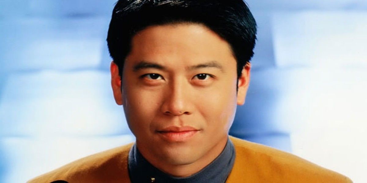 Harry Kim smiling in a promo image for Star Trek Voyager.