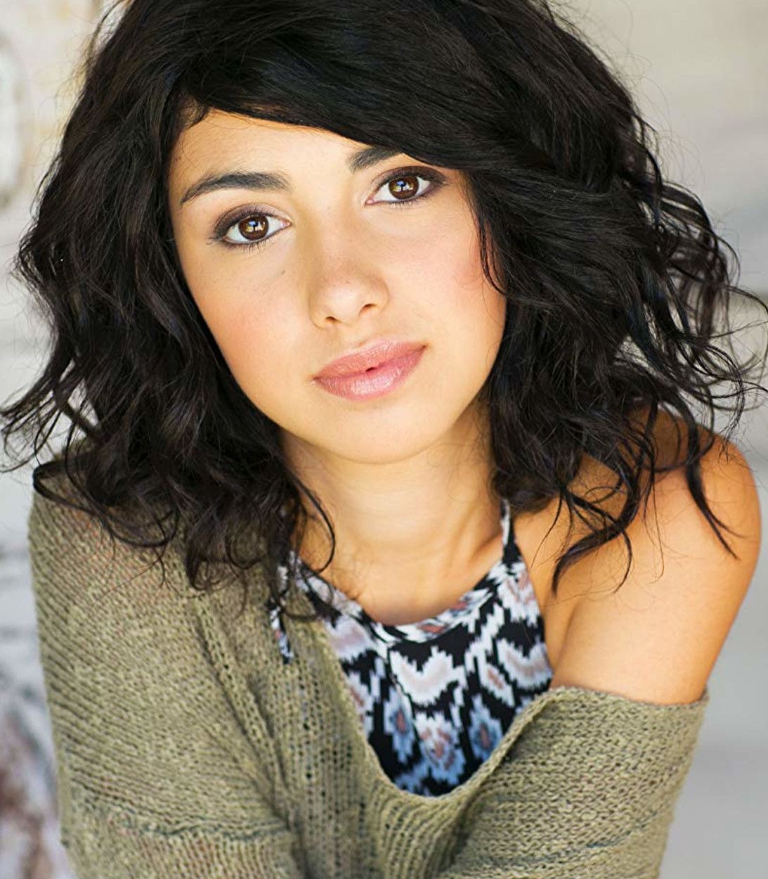 Alexa Mansour To Star In Walking Dead Spinoff