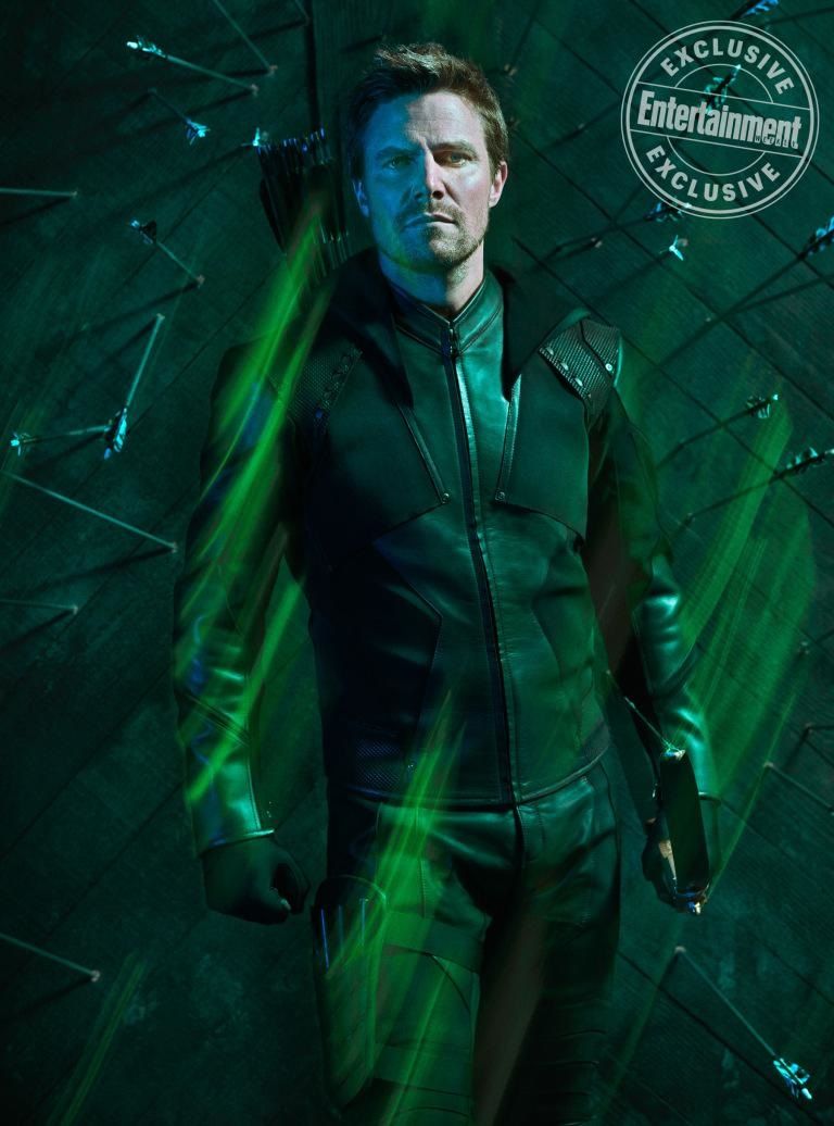 Green Arrow stands in new season 8 suit