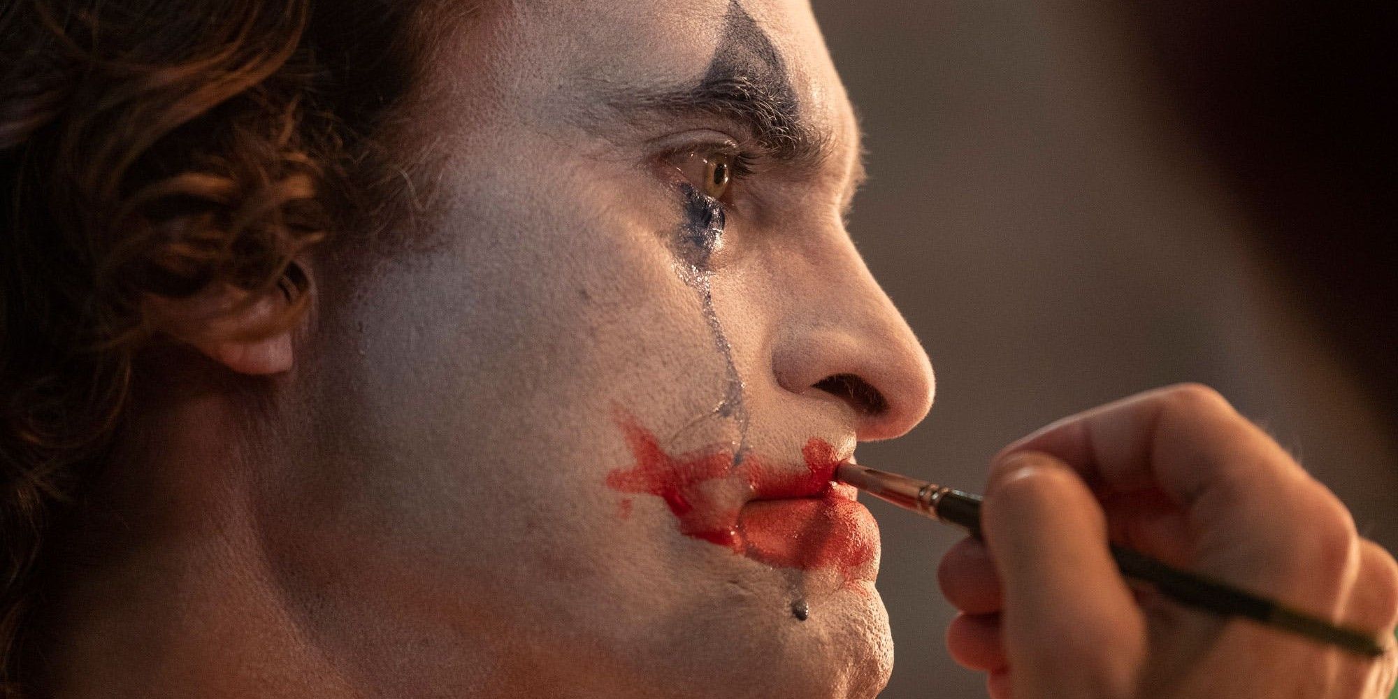 Joaquin Phoenix with makeup in Joker