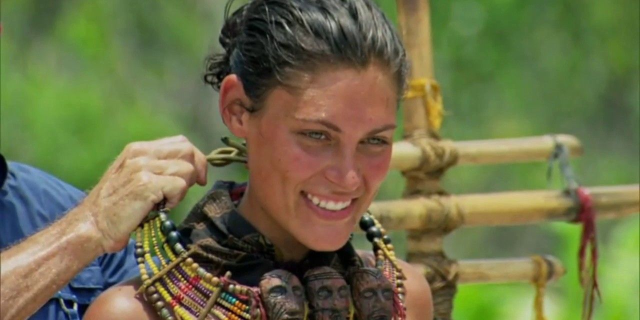 Michele Fitzgerald receiving the immunity necklace in Survivor: Kaoh Rong