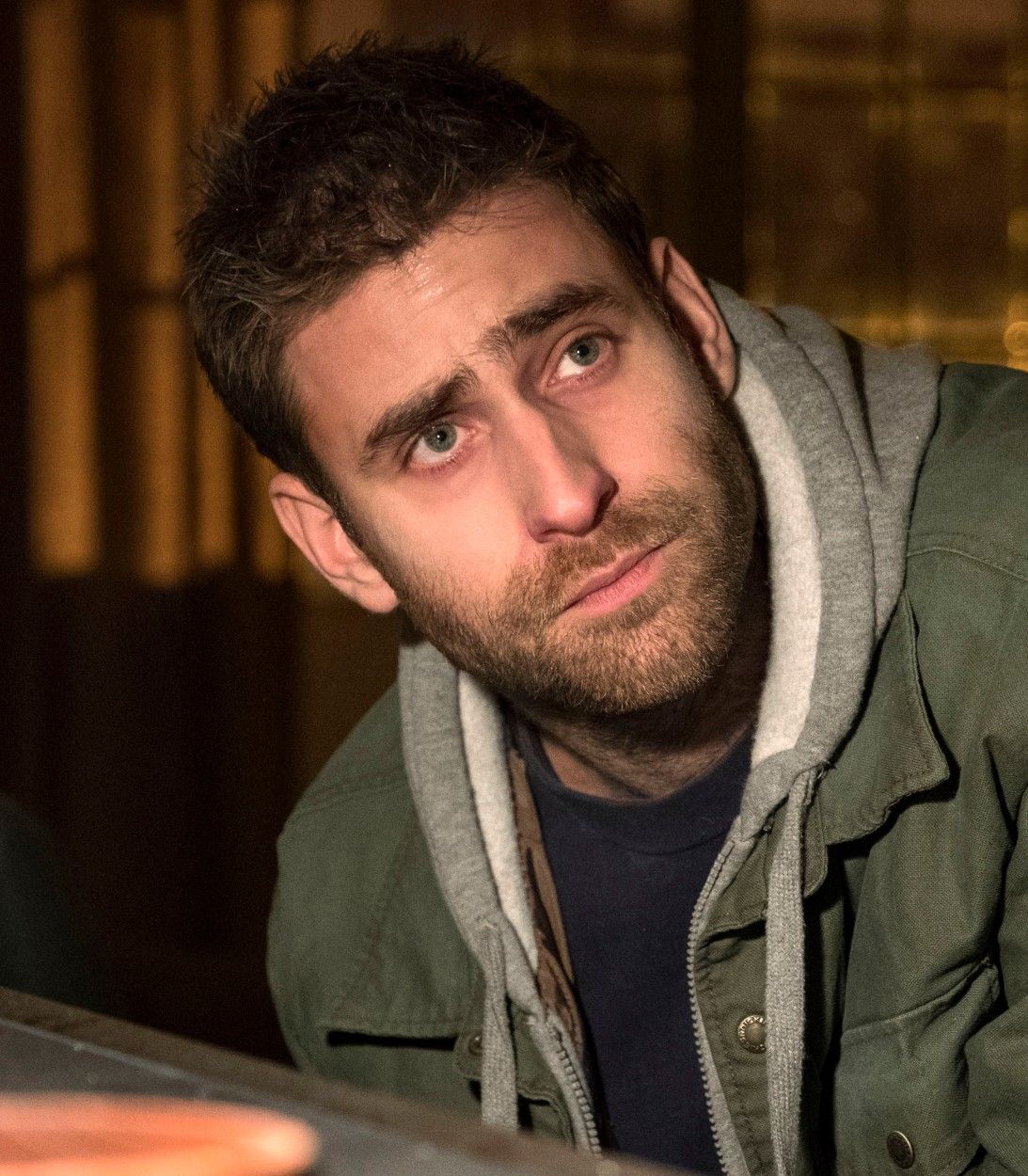 Oliver Jackson-Cohen in Haunting of Hill House Vertical