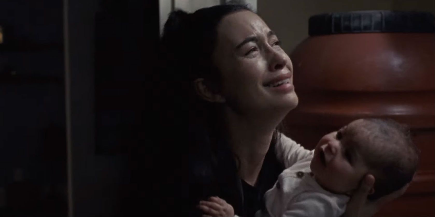 Rosita and her baby in The Walking Dead season 10 trailer