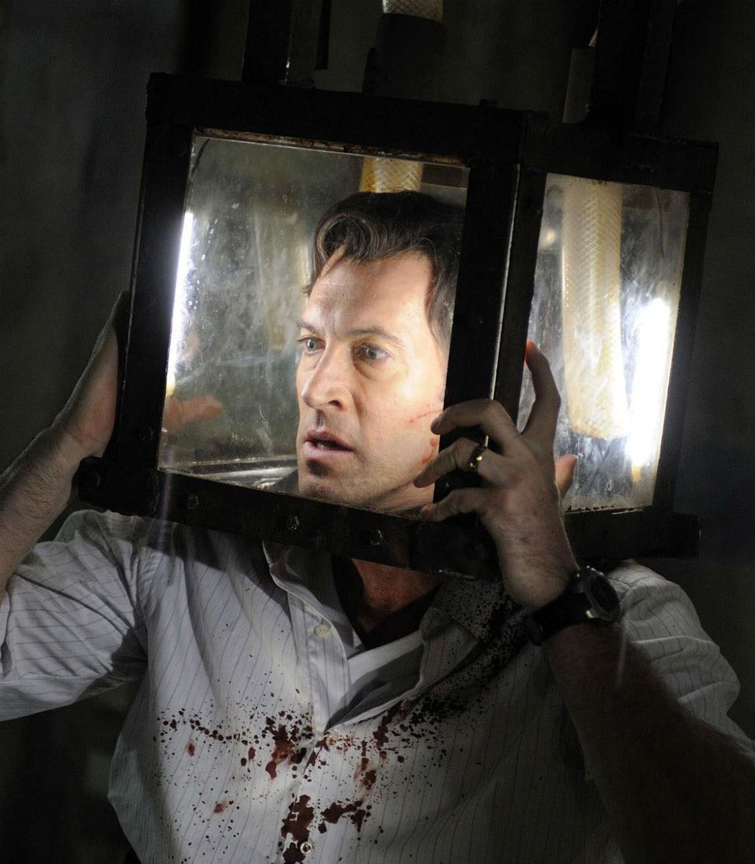 Scott Patterson in Saw vertical