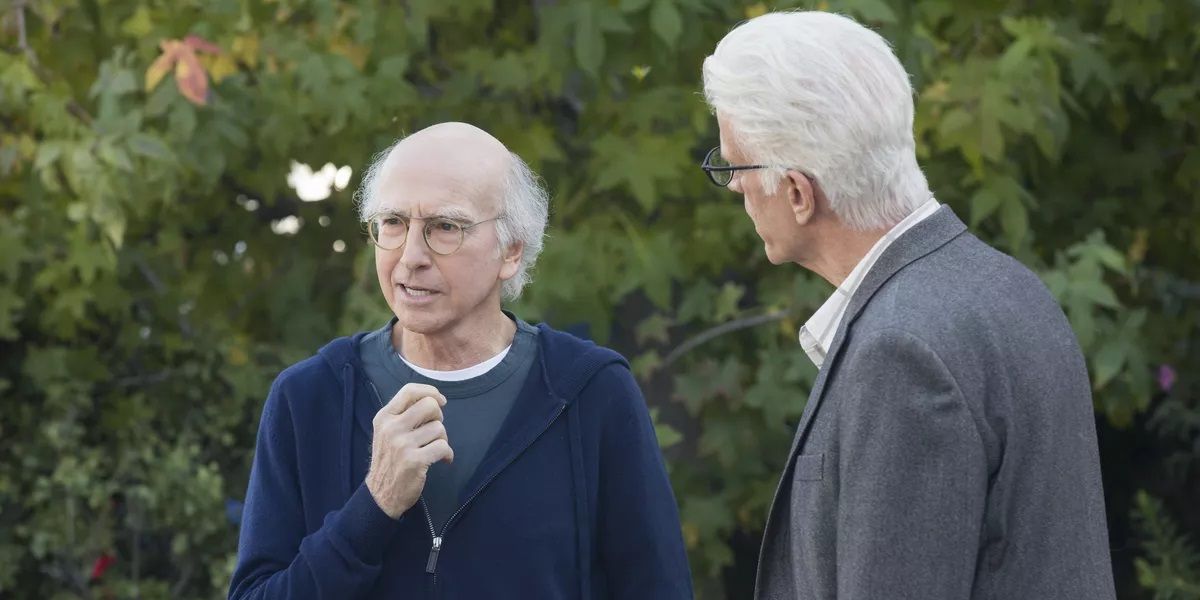 Larry and Ted talk on the golf course in Curb Your Enthusiasm