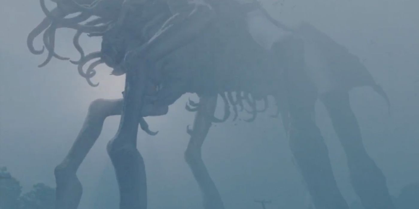 El monstruo gigante en la niebla
